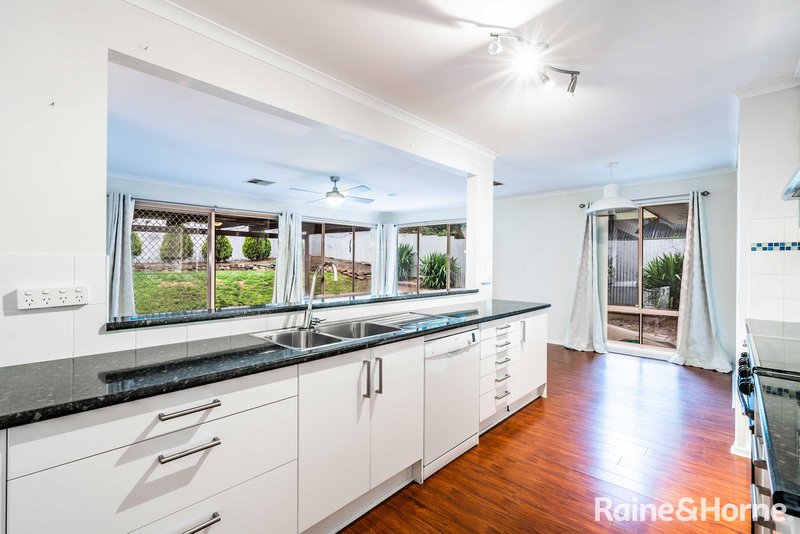 Photo - 59 Sunnymeade Drive, Aberfoyle Park SA 5159 - Image 7