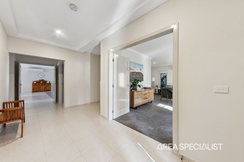 Photo - 59 The Circuit, Pakenham VIC 3810 - Image 15