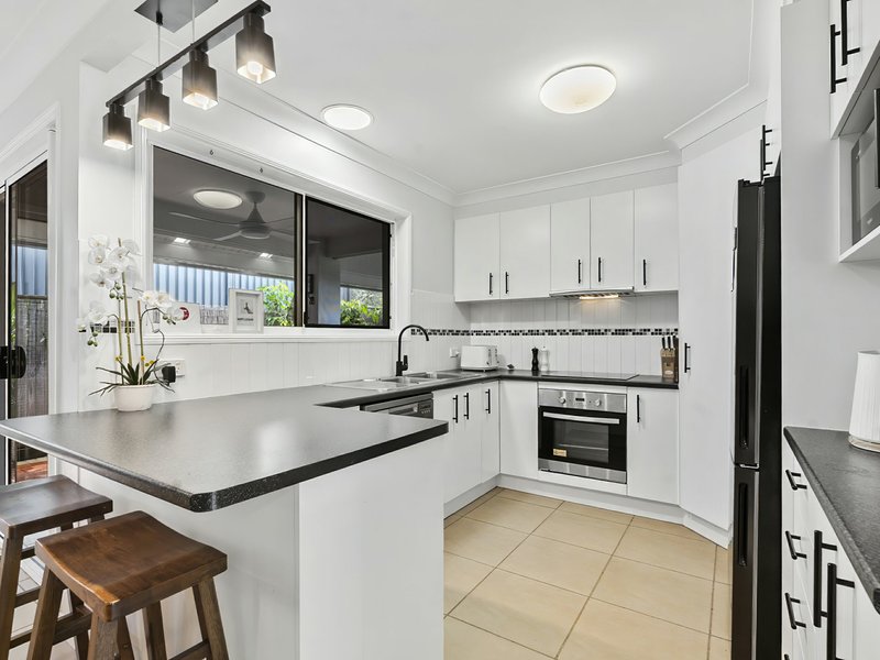 Photo - 5/9 Third Avenue, Bongaree QLD 4507 - Image 10