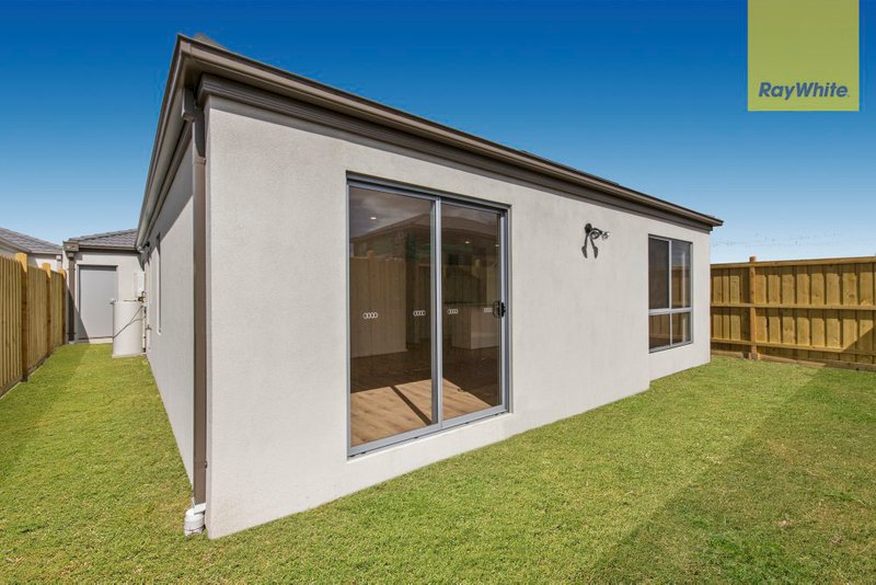 Photo - 59 Troups Creek Promenade, Narre Warren VIC 3805 - Image 3