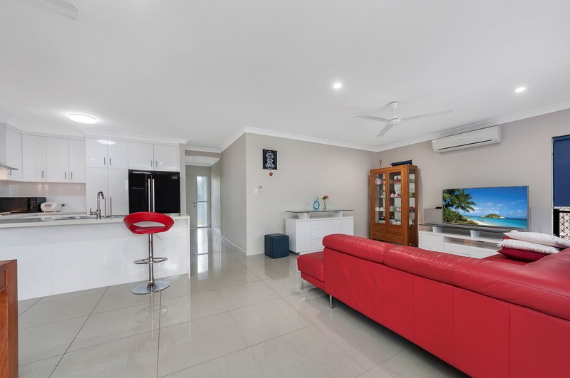 Photo - 59 Walker Road, Bentley Park QLD 4869 - Image 3