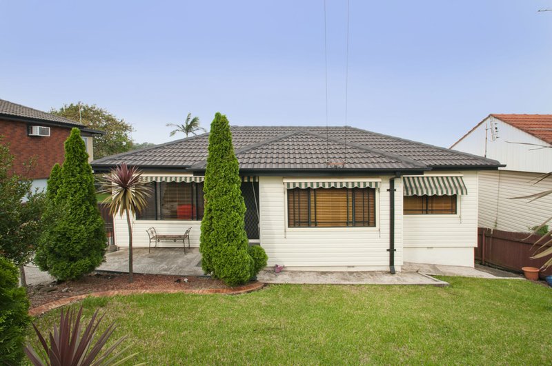 59 Weringa Avenue, Lake Heights NSW 2502