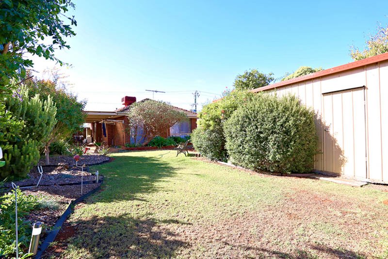 Photo - 59 Wilson Rd , Melton South VIC 3338 - Image 5