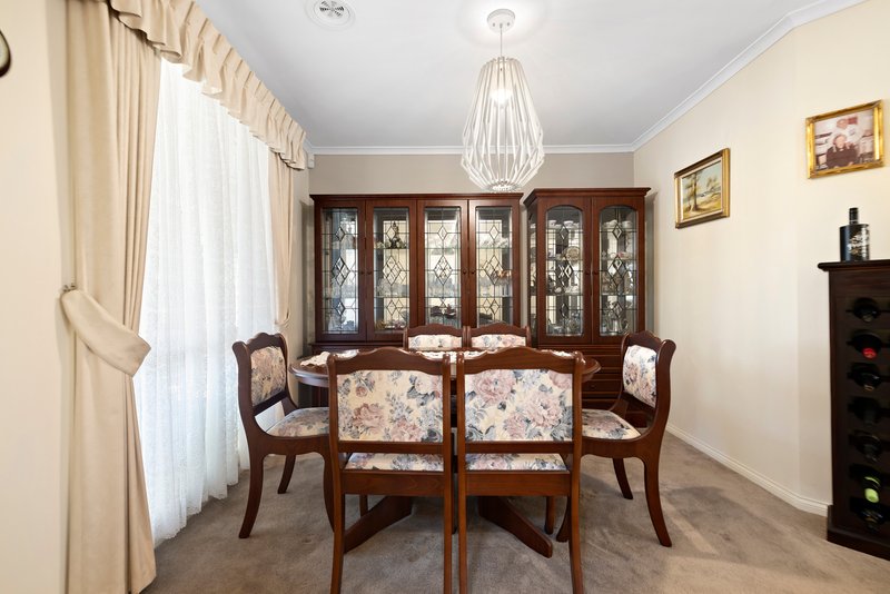Photo - 59 Woodside Drive, Rowville VIC 3178 - Image 5
