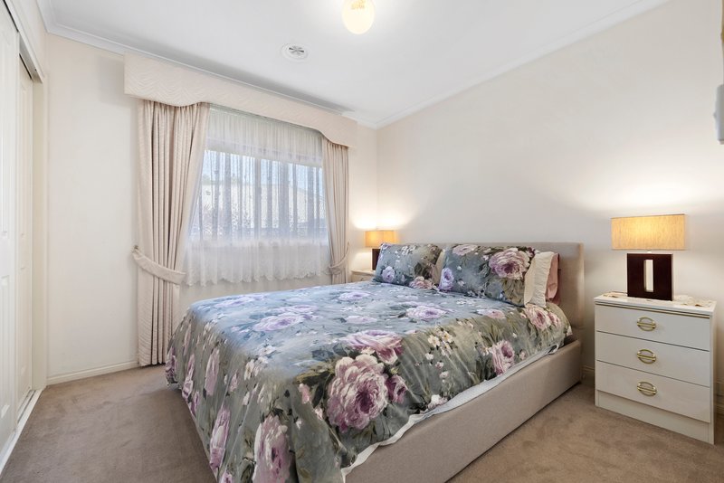 Photo - 59 Woodside Drive, Rowville VIC 3178 - Image 13