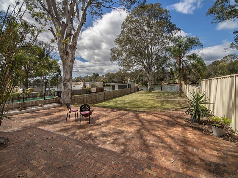592 Henry Lawson Drive, East Hills NSW 2213