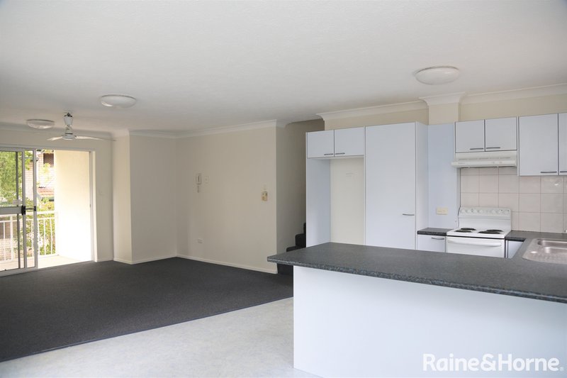 Photo - 5/92 Station Road, Indooroopilly QLD 4068 - Image 3