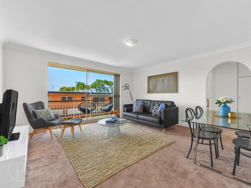 Photo - 5/93 Melton Road, Nundah QLD 4012 - Image 2