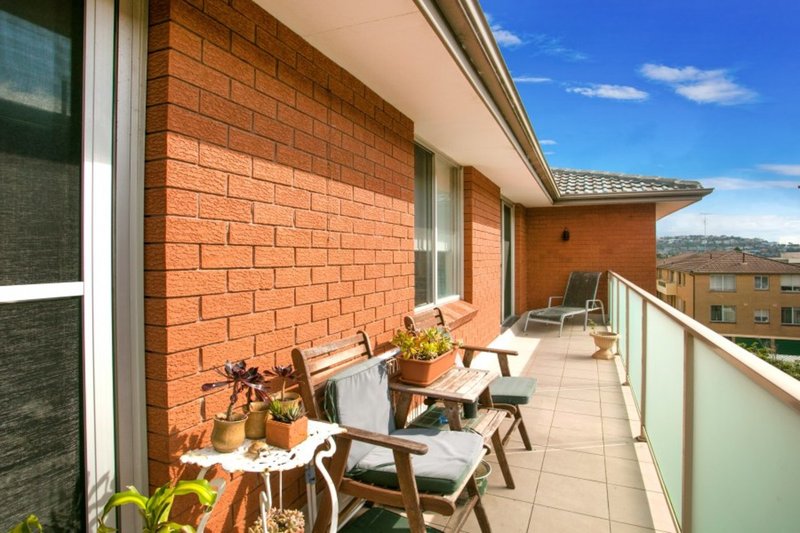 Photo - 5/94 Howard Avenue, Dee Why NSW 2099 - Image 2