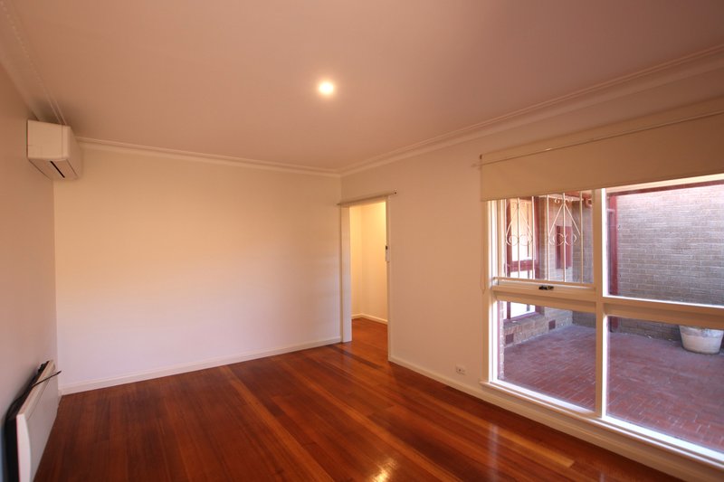 Photo - 5/94 The Grove, Coburg VIC 3058 - Image 2