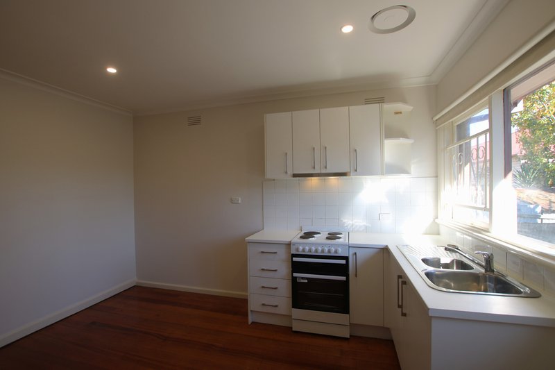 Photo - 5/94 The Grove, Coburg VIC 3058 - Image 8