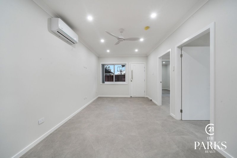 Photo - 594a Smithfield Road, Greenfield Park NSW 2176 - Image 6