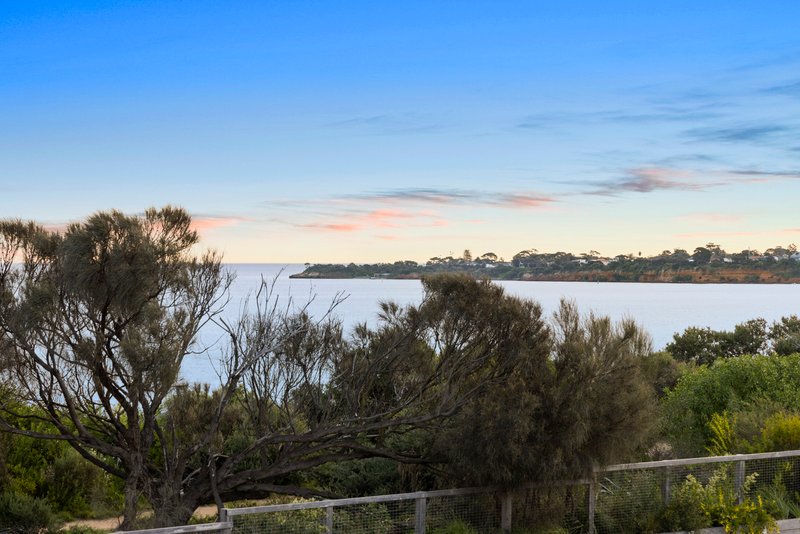 Photo - 5/95 Beach Road, Mentone VIC 3194 - Image 18