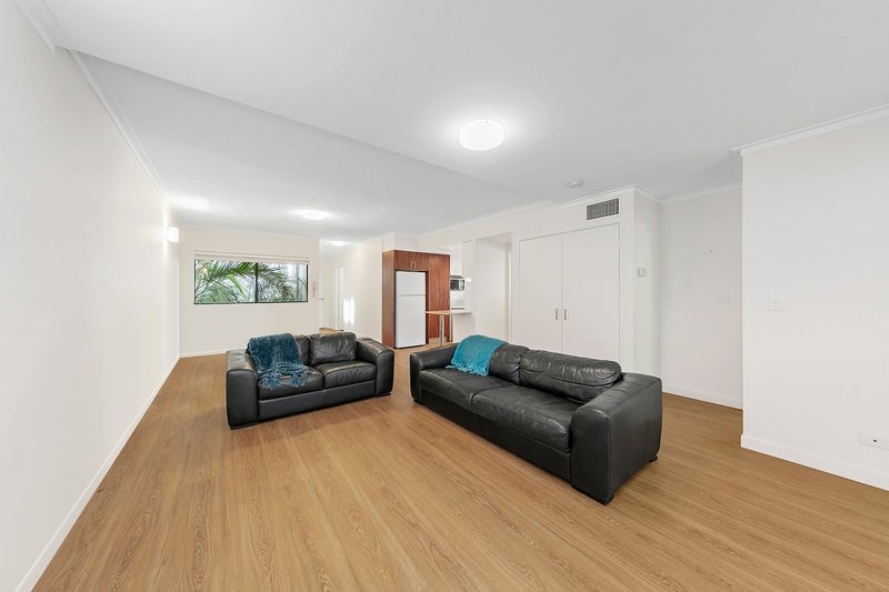 Photo - 5/98 Racecourse Road, Ascot QLD 4007 - Image 9