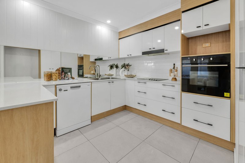 Photo - 59/88-98 Limetree Parade, Runaway Bay QLD 4216 - Image 1