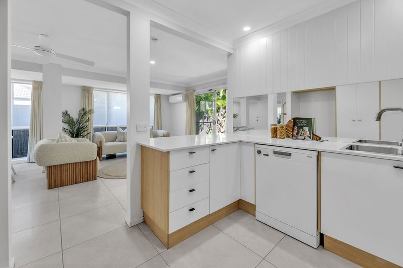 Photo - 59/88-98 Limetree Parade, Runaway Bay QLD 4216 - Image 7