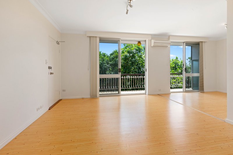 Photo - 5/99 Earl Street, Greenslopes QLD 4120 - Image 3