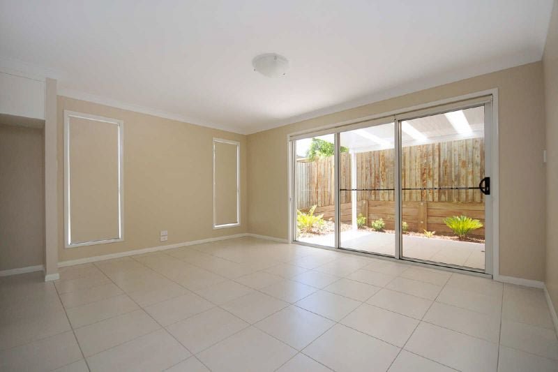 Photo - 5/99 Stuart Street, Mount Lofty QLD 4350 - Image 3