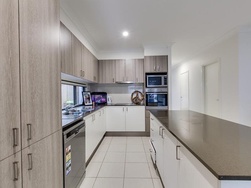 Photo - 59A Kate Circuit, Rochedale QLD 4123 - Image 2