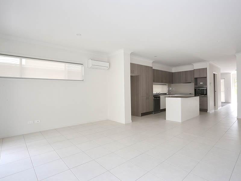 Photo - 59A Kate Circuit, Rochedale QLD 4123 - Image 6