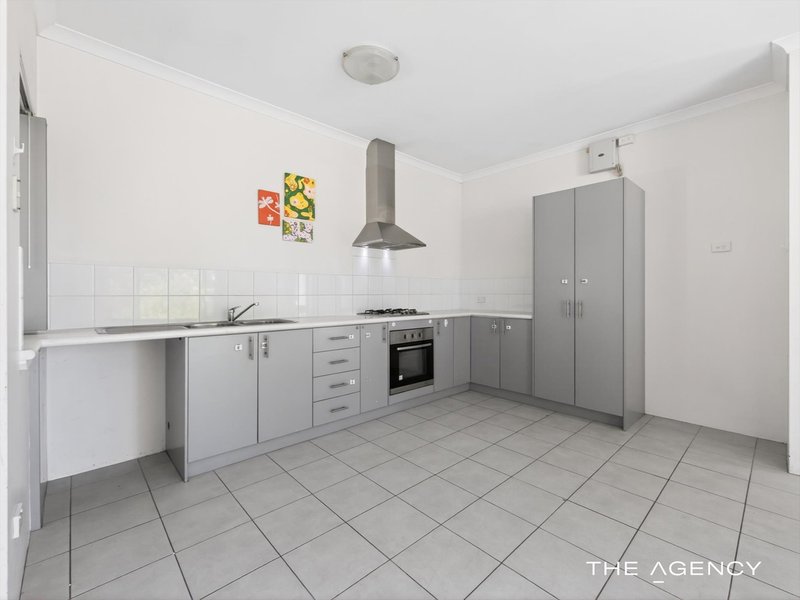 Photo - 5A Banksia Circle, Thornlie WA 6108 - Image 4