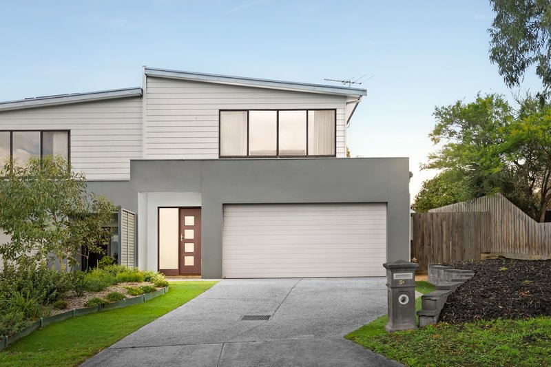 Photo - 5A Batman Walk, Greensborough VIC 3088 - Image 1