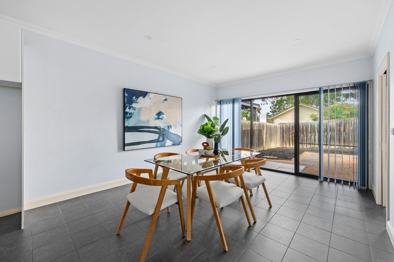 Photo - 5A Batman Walk, Greensborough VIC 3088 - Image 5