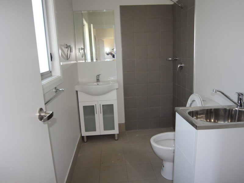 Photo - 5A Cedric Street, Macquarie Fields NSW 2564 - Image 4
