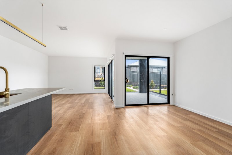 Photo - 5A Celestial Avenue, Dunmore NSW 2529 - Image 6