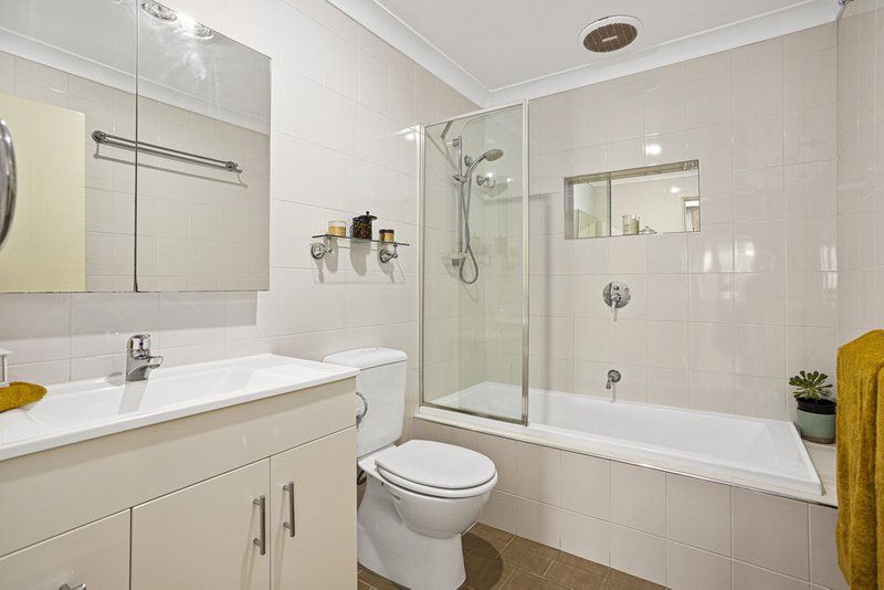 Photo - 5a Clarke Street, Peakhurst NSW 2210 - Image 9