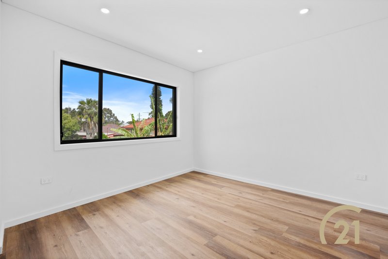 Photo - 5a Clive Street, Fairfield NSW 2165 - Image 3