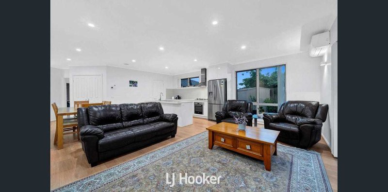 Photo - 5A Dianna Court, Hampton Park VIC 3976 - Image 2