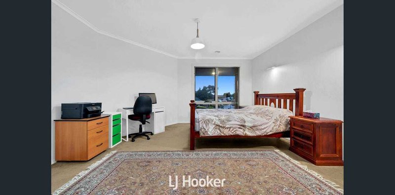 Photo - 5A Dianna Court, Hampton Park VIC 3976 - Image 5