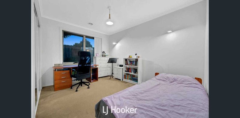 Photo - 5A Dianna Court, Hampton Park VIC 3976 - Image 7