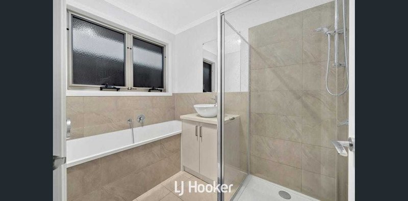 Photo - 5A Dianna Court, Hampton Park VIC 3976 - Image 8