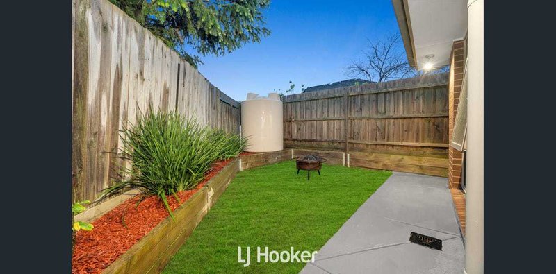 Photo - 5A Dianna Court, Hampton Park VIC 3976 - Image 10