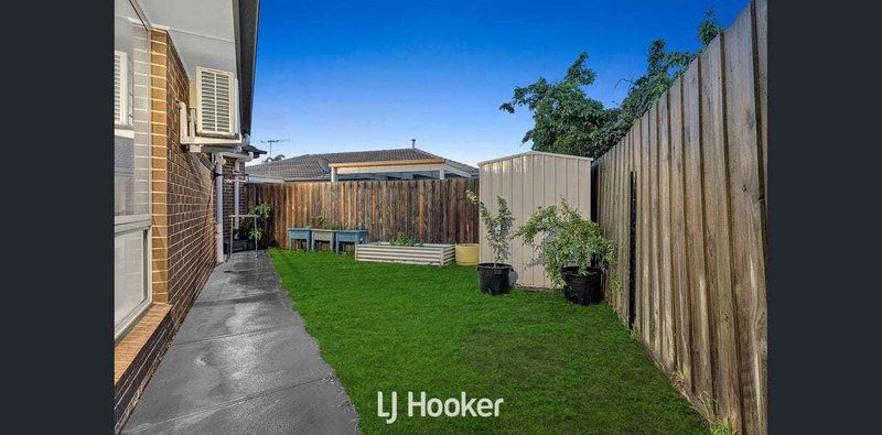 Photo - 5A Dianna Court, Hampton Park VIC 3976 - Image 11