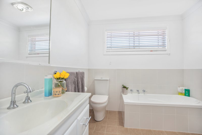 Photo - 5A Fairywren Close, Glenmore Park NSW 2745 - Image 8