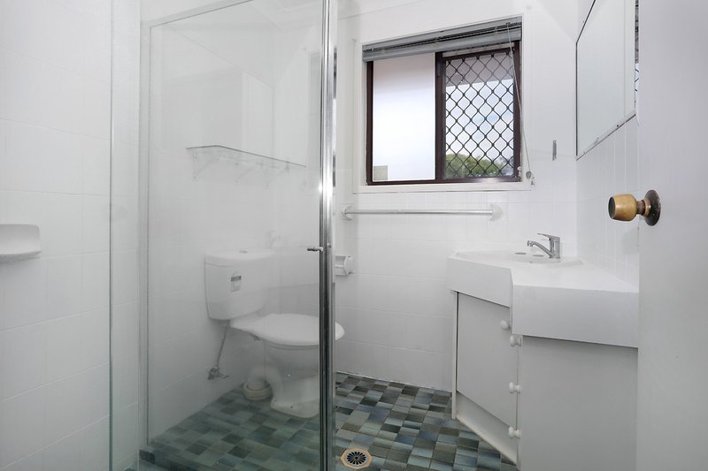 Photo - 5A Garden Grove, Carrara QLD 4211 - Image 5