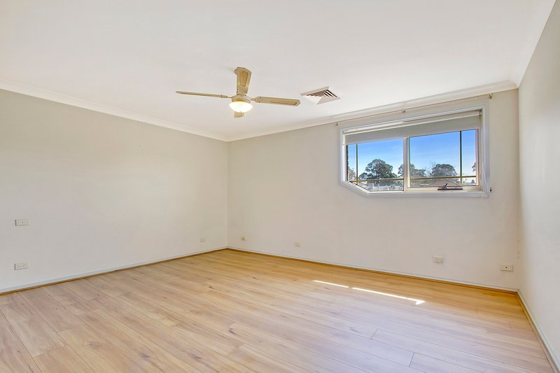 Photo - 5A Gindurra Avenue, Castle Hill NSW 2154 - Image 4