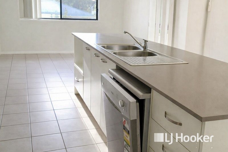 Photo - 5A Jacklin Drive, Glenore Grove QLD 4342 - Image 3