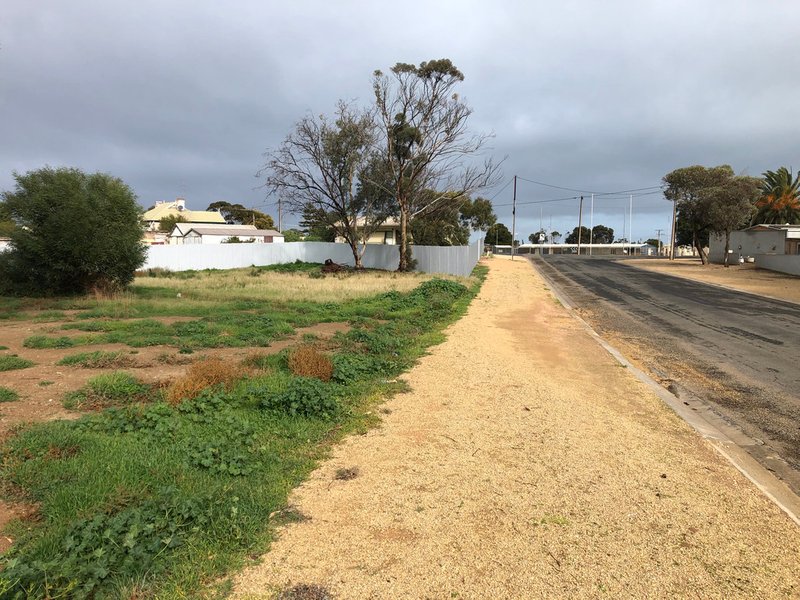 Photo - 5A Main Street, Port Wakefield SA 5550 - Image 5