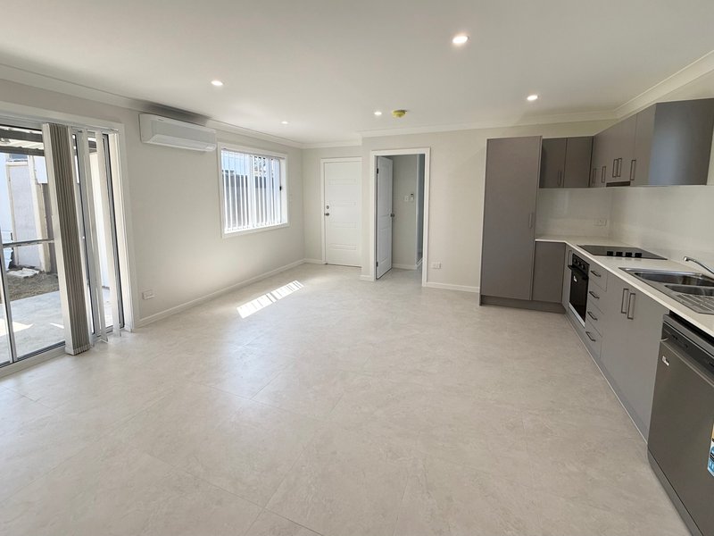 Photo - 5a Monaro Place, Heckenberg NSW 2168 - Image 1