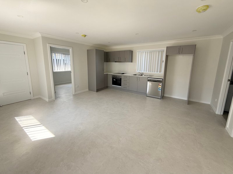 Photo - 5a Monaro Place, Heckenberg NSW 2168 - Image 2