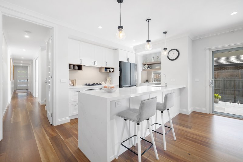 Photo - 5A Neville Street, Wantirna South VIC 3152 - Image 3