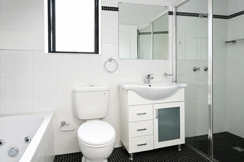 Photo - 5A Percy Street, Fairfield Heights NSW 2165 - Image 5