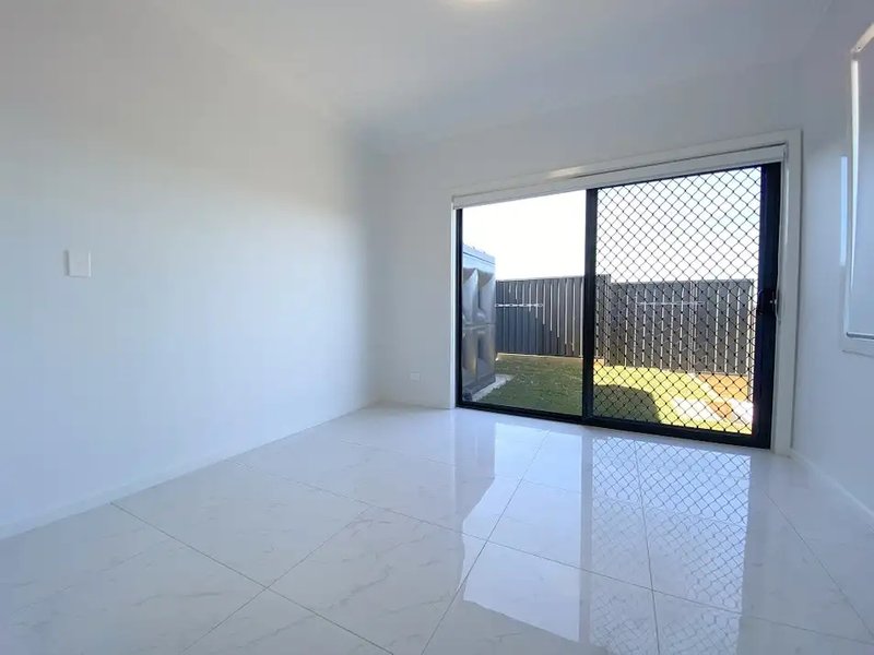 Photo - 5a Quondong Street, Campbelltown NSW 2560 - Image 7