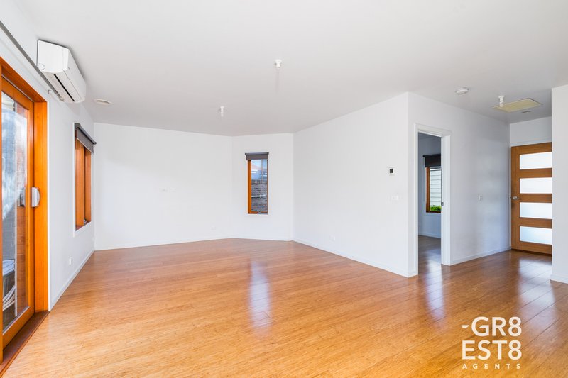 Photo - 5a Shiraz Crescent, Narre Warren VIC 3805 - Image 4