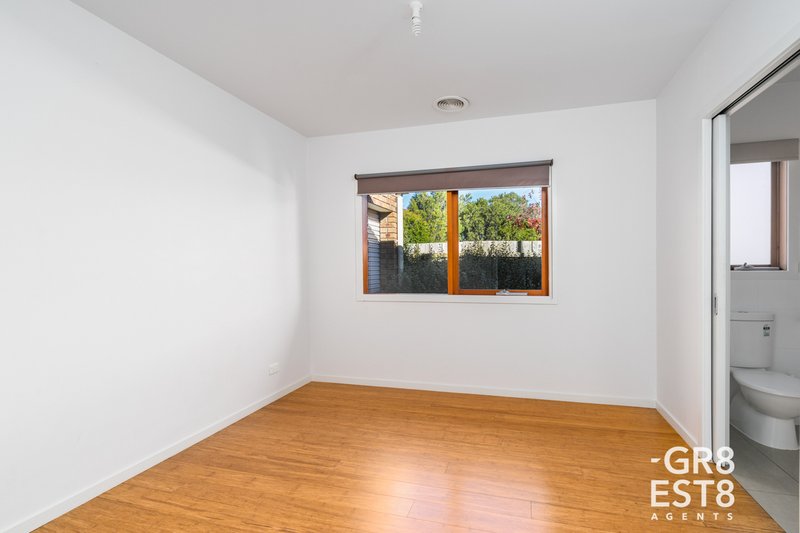 Photo - 5a Shiraz Crescent, Narre Warren VIC 3805 - Image 7