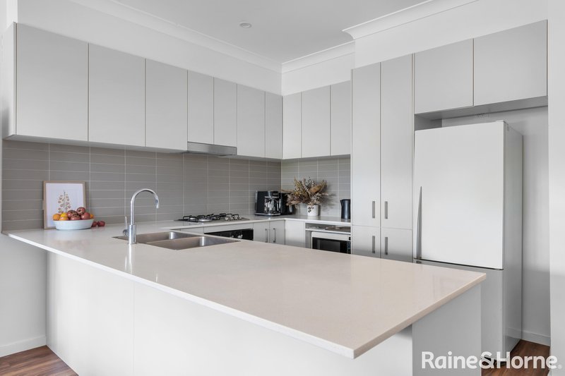 Photo - 5A Stanbury Place, Worrigee NSW 2540 - Image 2